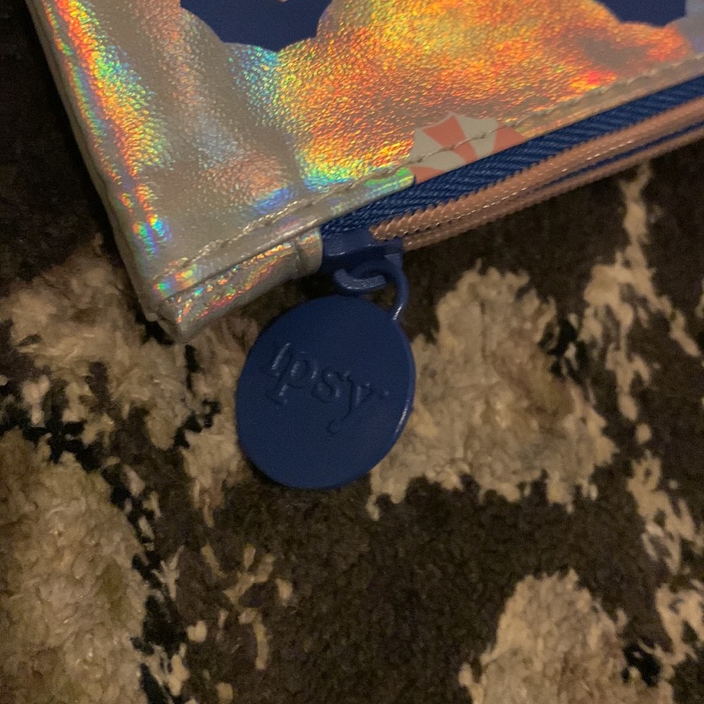 🌻 HOST PICK 🌻 ⛱  Ipsy Umbrella Patterned Makeup Bag ⛱ - Picture 4 of 5